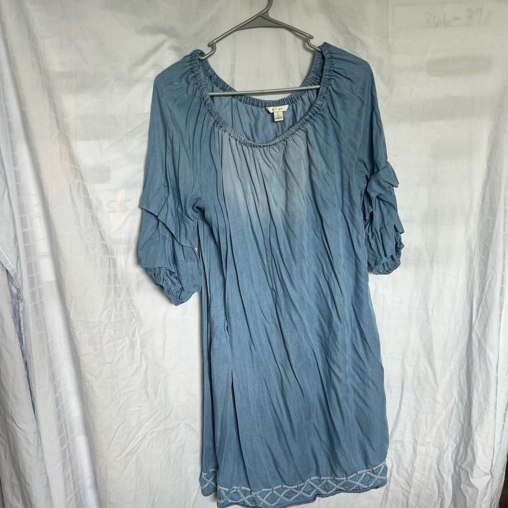 Est. 1946 Blue Chambray Embroidered Hem Ruffle Sleeve Shift Dress Large
